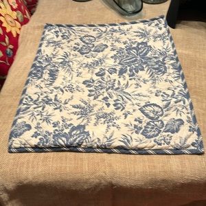 3 Martha Stewart Collection Pillow Shams